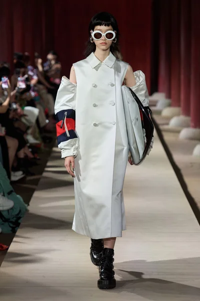 Look 4